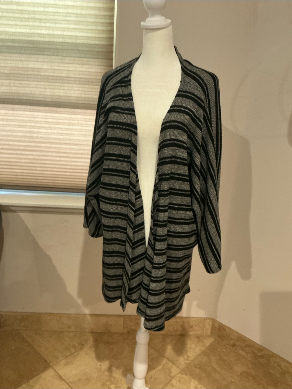 Soft/Lightweight LuLaRoe Open Cardigan Size L